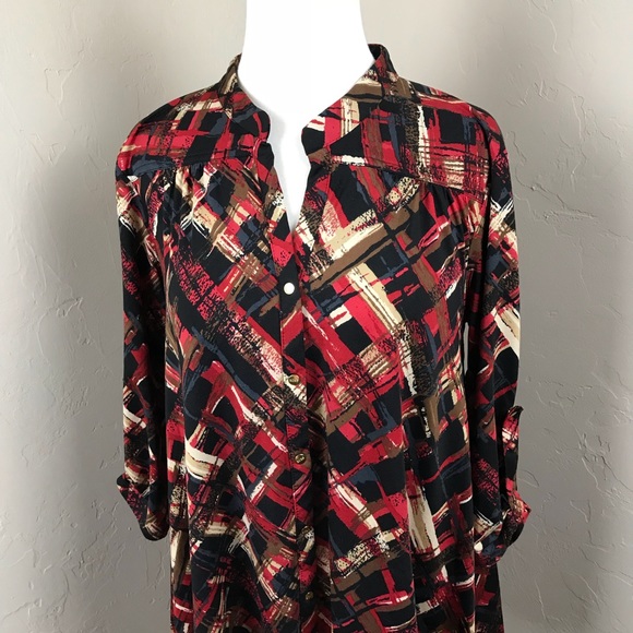 BCBGMaxAzria Button Front Printed Tunic - Picture 7 of 7